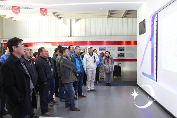 在东风日产观摩学习.jpg